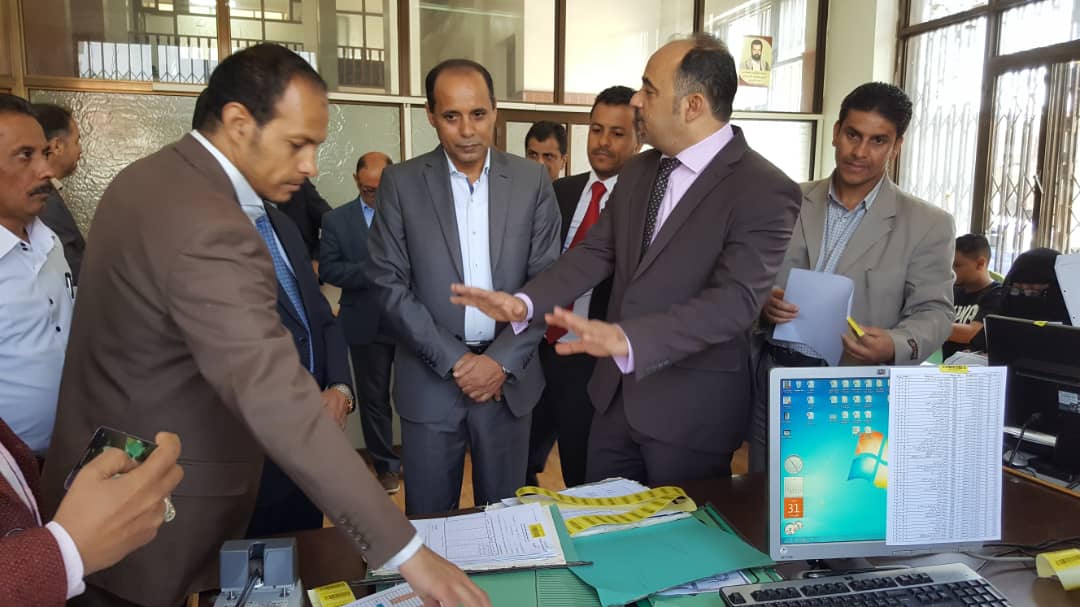 وزيرالخدمه ورئيس هيئه التامينات يدشنان الارشفه الالكترونيه لملفات المتقاعدين