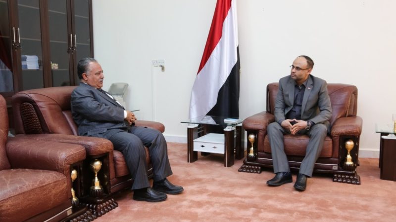 الرئيس المشاط يلتقي رئيس مجلس النواب