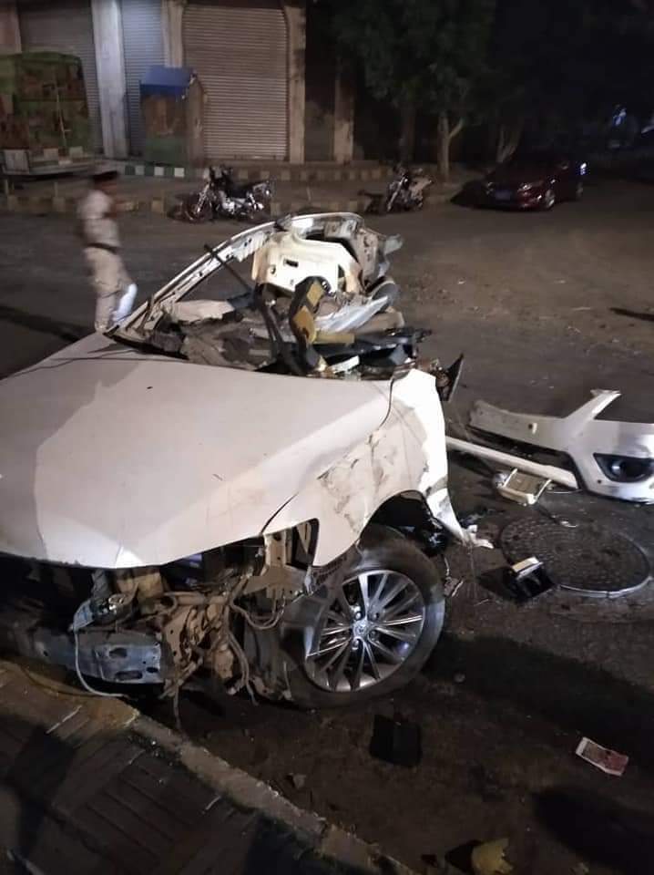 صنعاء.. حادث مروع في شارع الستين ..يقسم السيارة الى نصفين ..