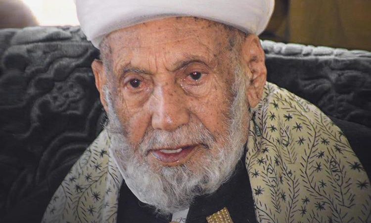اللواء مجاهد القهالي رئيس تنظيم التصحيح يعزي في وفاة فضيلة العلامة القاضي محمد بن إسماعيل العمراني