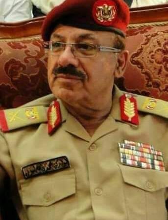 اللواء مجاهدالقهالي يعزي في وفاة فقيد الوطن اللواء محمدراجح لبوزه