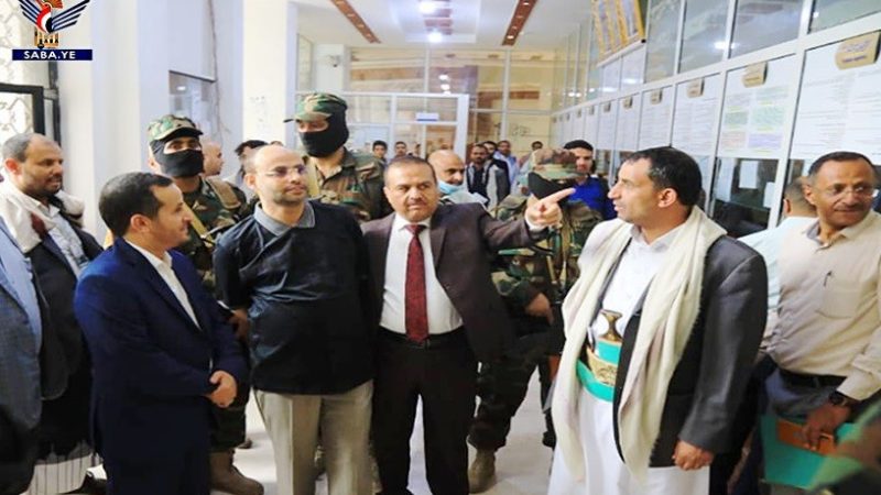 الرئيس المشاط يطّلع على سير العمل في وزارة الصناعة والتجارة