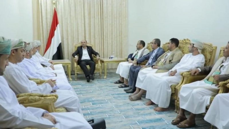 الرئيس المشاط يلتقي وفد سلطنة عمان الشقيقة الزائر للعاصمة صنعاء