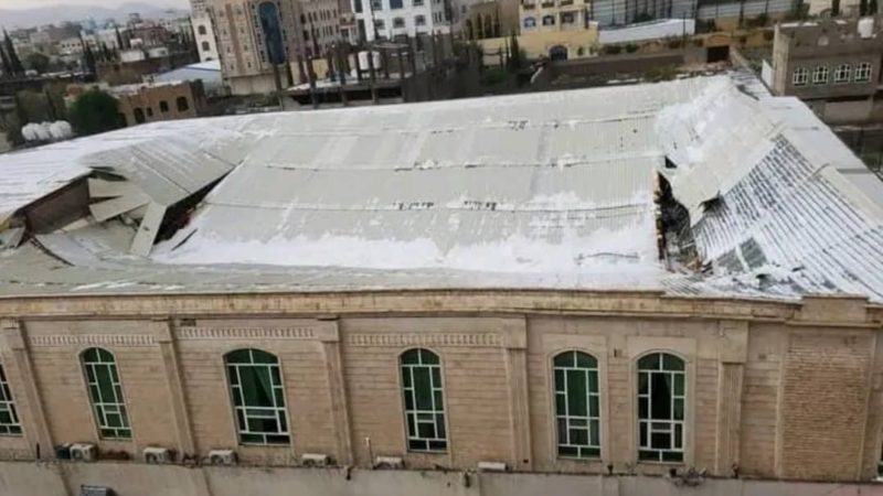 انهيار سقف صالة النخبة للافراح والمناسبات واصابة طالبتين