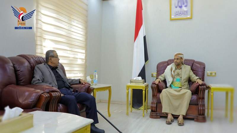 الرئيس المشاط يناقش مع أبو راس مستجدات المشاورات التي رعاها الوفد العماني في صنعاء
