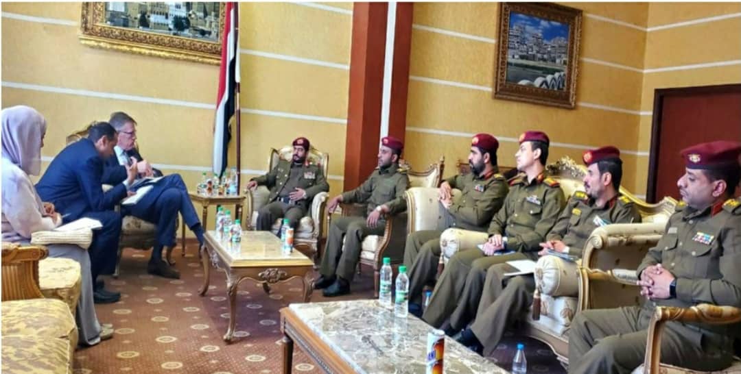 اللجنة العسكرية والأمنية تعقد اجتماعا مع المستشار العسكري للمبعوث الأممي في اليمن