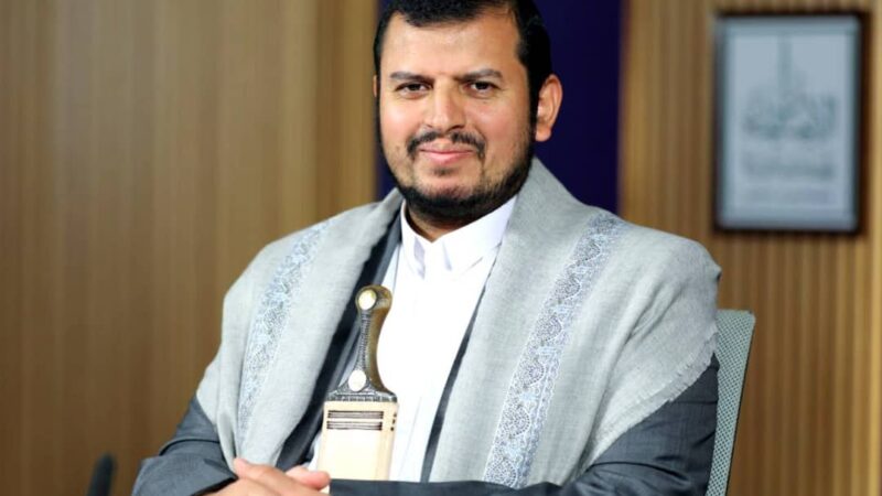 قائد الثورة يدعو لمقاطعة منتجات الدول التي تفتح المجال أمام التصرفات المسيئة للإسلام وأقدس المقدسات