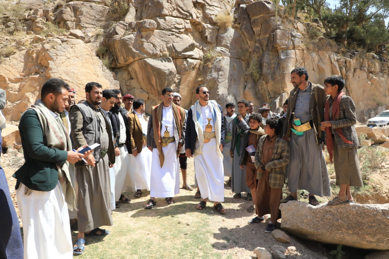 أبو لحوم يتفقد عددا من السدود والحواجز المائية والطرق في مديرية ساقين بصعدة