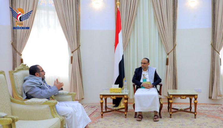 الرئيس المشاط يلتقي وكيل وزارة الشؤون الاجتماعية لقطاع الرعاية