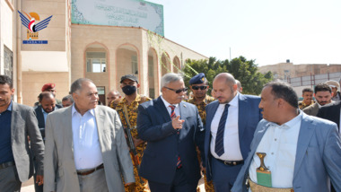 رئيس الوزراء يفتتح مشروع تأهيل الأكاديمية العليا للقرآن الكريم وعلومه بأمانة العاصمة