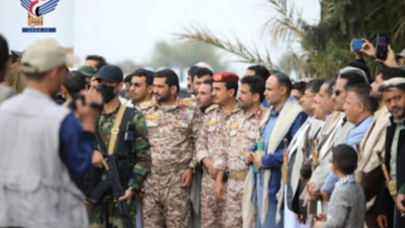 الرئيس المشاط يستقبل الأسرى المحررين في مطار صنعاء الدولي