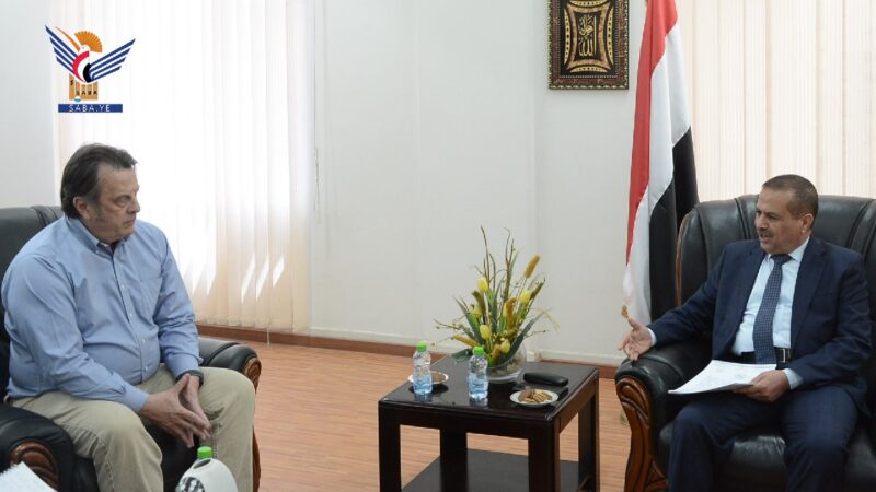 بتوجيهات رئاسية .. منح تسهيلات للسفن العاملة مع فريق الأمم المتحدة لاستبدال خزان صاف