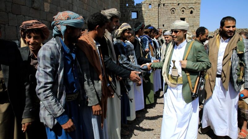 الرئيس المشاط يزور مديرية المدان ومدينة شهارة التاريخية بعمران