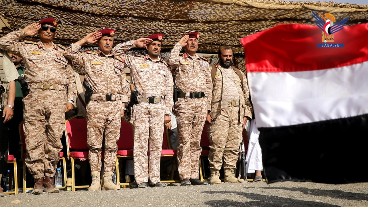 قوات المنطقة العسكرية الثالثة تنفذ مناورة عسكرية في صرواح بمأرب بمشاركة ألوية الحسم