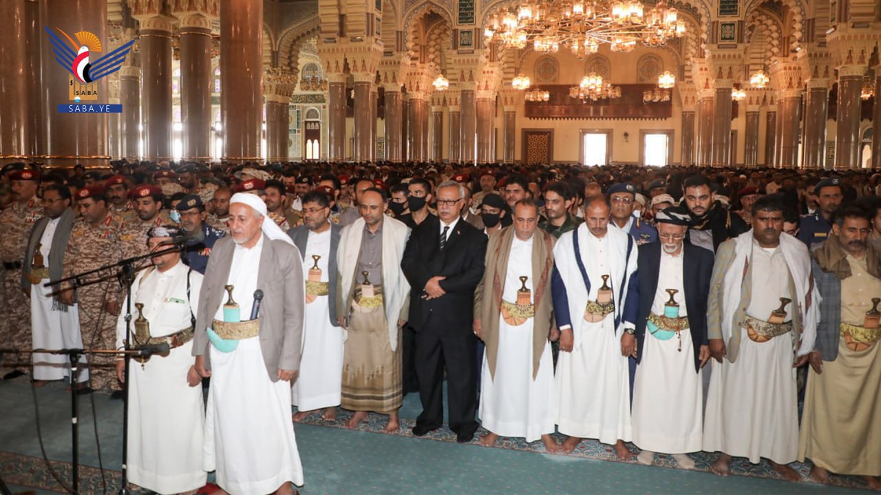 صنعاء تودع قائد القوات الجوية الشهيد اللواء أحمد الحمزي في موكب جنائزي مهيب تقدمه الرئيس المشاط