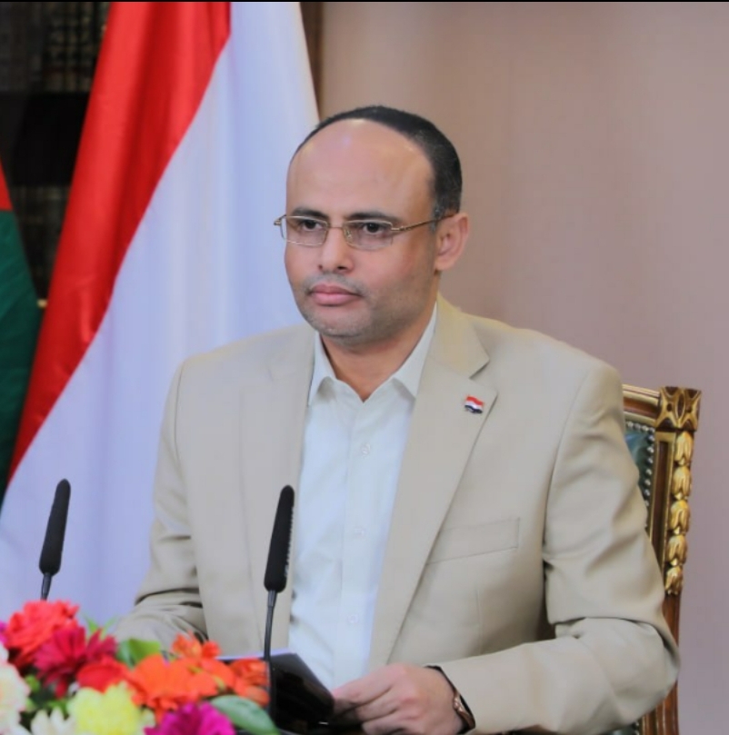 الرئيس المشاط يعلن عن مبادرة تنهي جميع الجبهات العسكرية بمحافظة تعز وتجنيبها الصراع