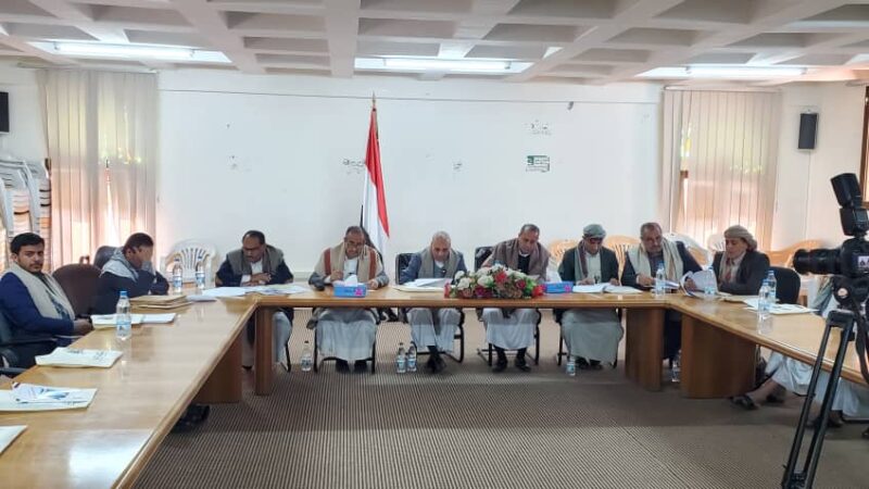 اجتماع للقطاع الإداري يناقش مستوى تنفيذ مدونة السلوك ودليل تطوير الخدمات وتبسيط الإجراءات