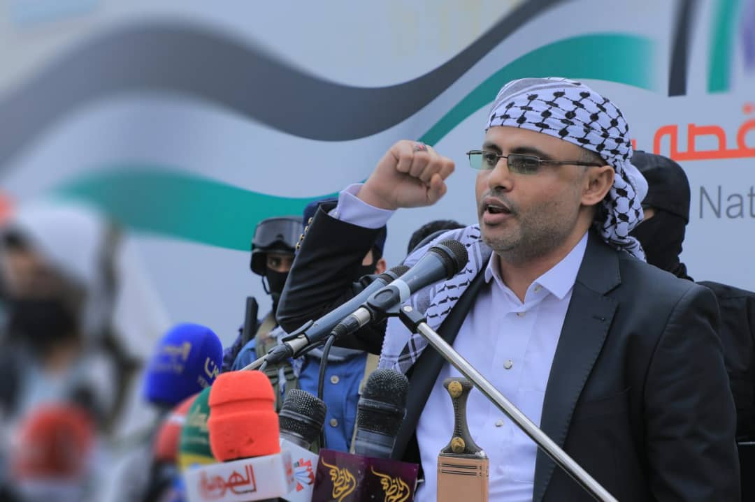 الرئيس المشاط من ميدان السبعين : نصرة الأشقاء في غزة موقف إيماني لا يمكن أن نتراجع عنه مهما كانت النتائج