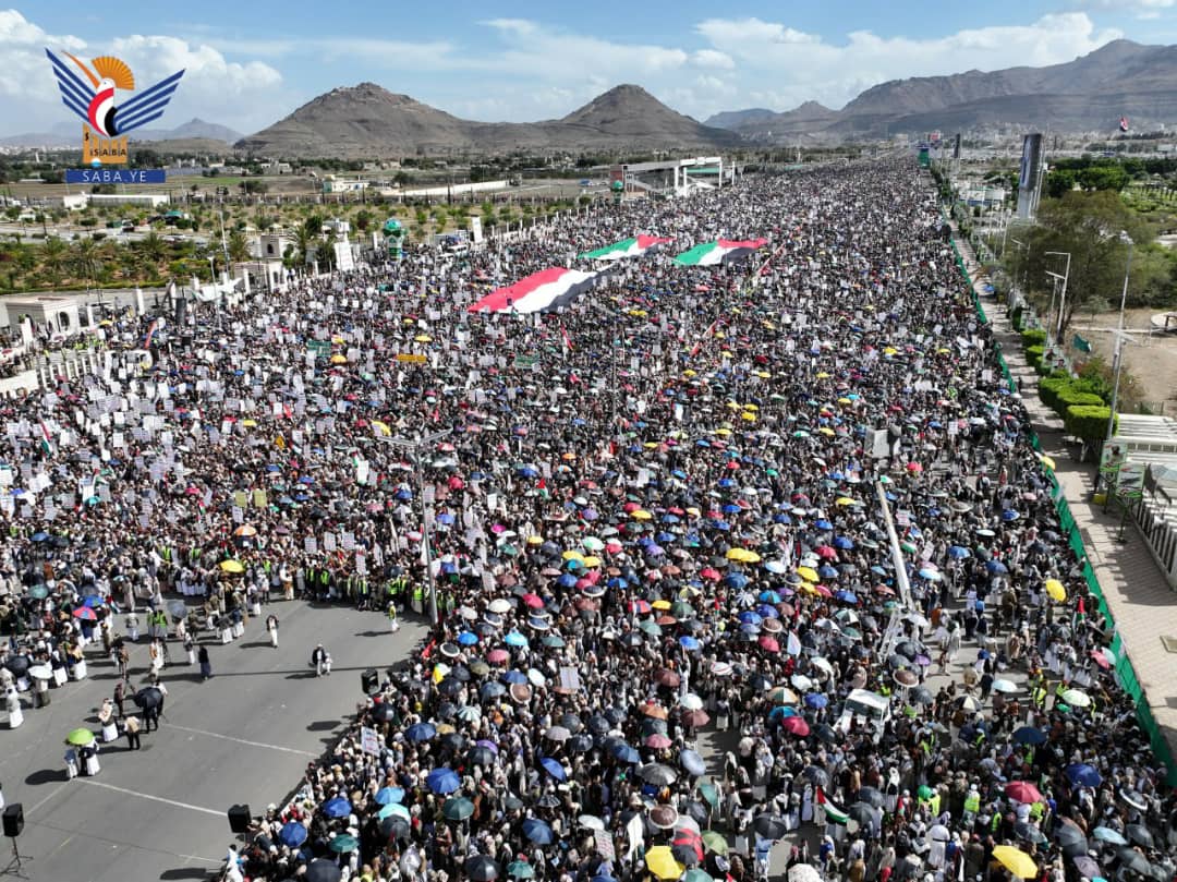 العاصمة صنعاء تحتشد في مسيرة ” قادمون في العام العاشر، فلسطين قضيتنا الأولى”