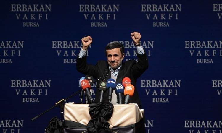 أحمدي نجاد يترشح للانتخابات الرئاسية في إيران
