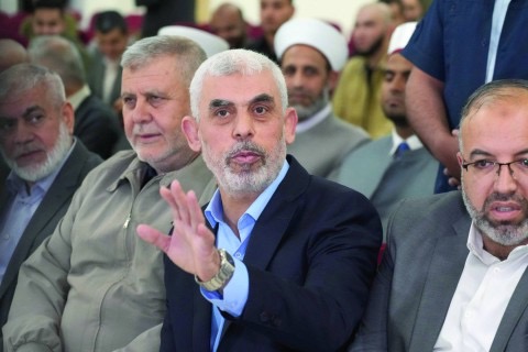 المجاهد السنوار .. من سجون إسرائيل إلى قيادة “حماس”
