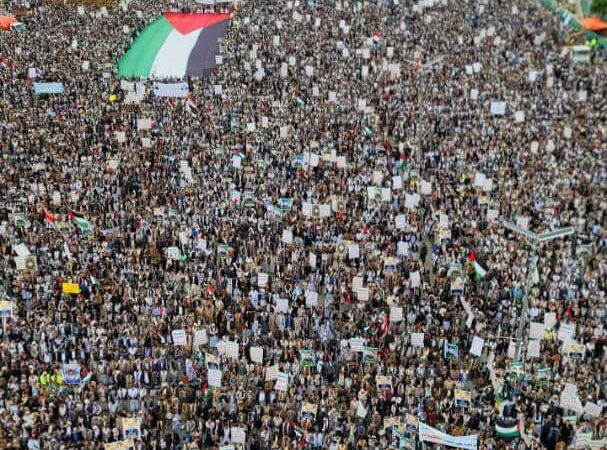 طوفان بشري بالعاصمة صنعاء تأييدا للرد العسكري المزلزل على جرائم العدو الصهيوني