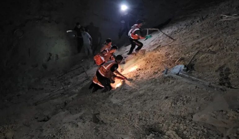 جيش الاحتلال الصهيوني يرتكب جريمة وحشية مروعه بالمواصي في خان يونس