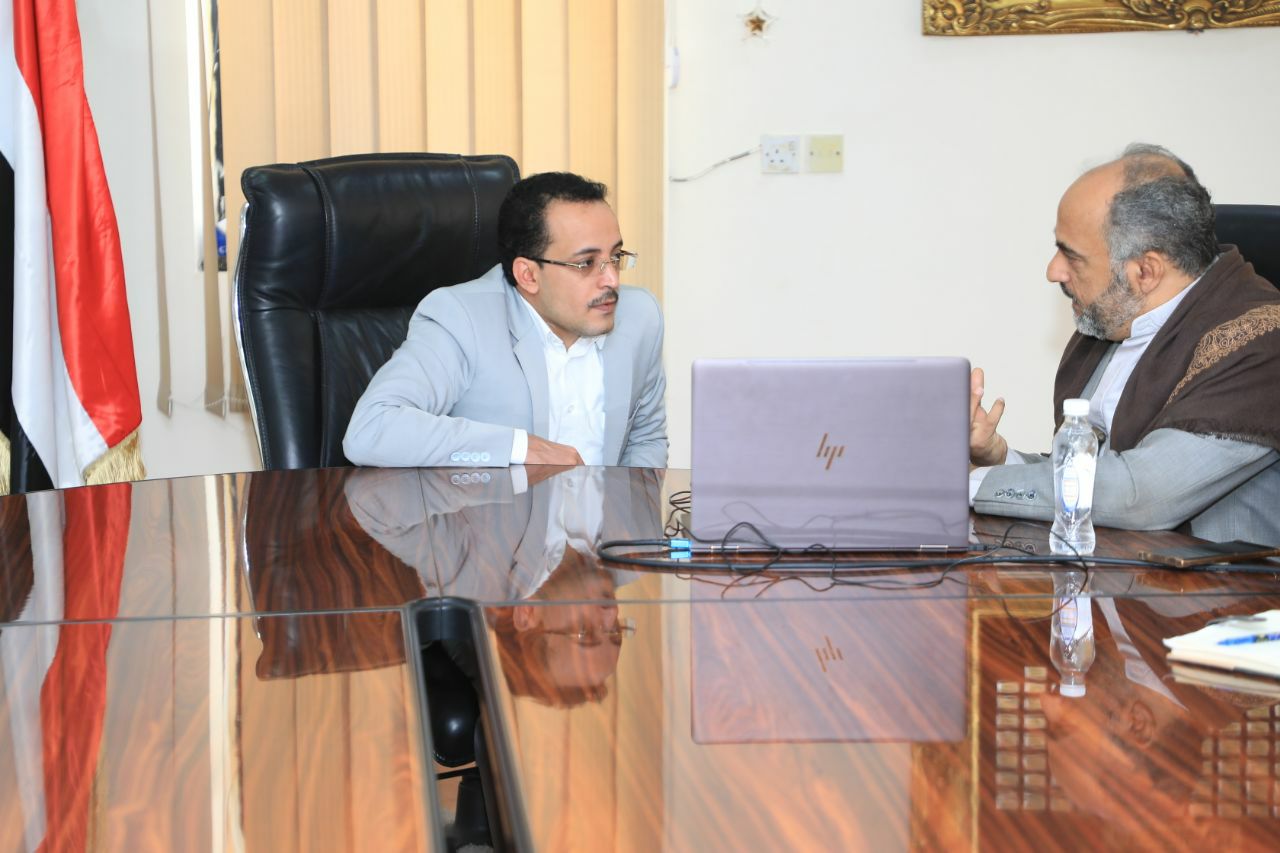 وزير المالية يلتقي رئيس الهيئة العامة للتأمينات والمعاشات ويناقشان أوضاع المتقاعدين في ضوء قانون الآلية الاستثنائية لصرف المرتبات