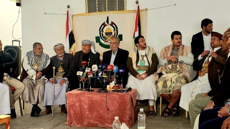 قيادات تنظيم التصحيح والقوى السياسية اليمنية يزورون مكتب حماس لتهنئة الشعب الفلسطيني وفصائل المقاومة على الانتصار الكبير في معركة “طوفان الأقصى”