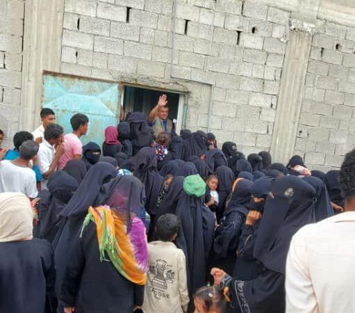 إقبال كبير على المخيم الطبي في مفرق الصليف .. وغدآ السبت البدء باقامة المخيم الطبي الثاني في جزيرة كمران