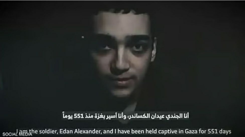 الاسير عيدان الكسندر يرفض مقابلة نتنياهو ويثير ازمة سياسية داخل الكيان الصهيوني