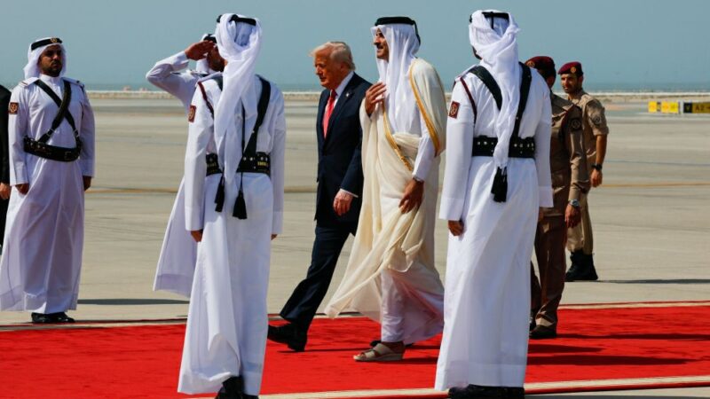 الرئيس الأمريكي دونالد ترمب يصل قطر ضمن جولة خليجية تشمل السعودية والإمارات