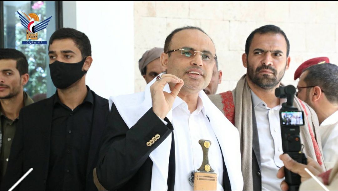 الرئيس المشاط يؤكد من مطار صنعاء أن اليمن لن يتراجع عن مساندة فلسطين وعلى الصهاينة انتظار صيف ساخن