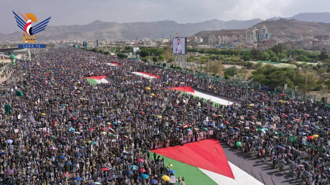 مسيرة كبرى بالعاصمة صنعاء مباركة بانتصار إيران وثباتاً مع غزة حتى النصر