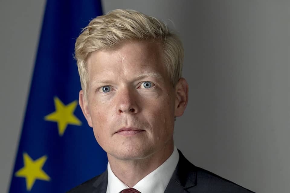 المبعوث الأممي إلى اليمن يدعو لاتخاذ تدابير عملية لصرف المرتبات