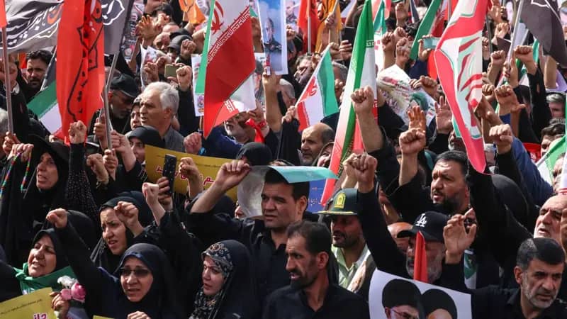 اليونان .. غضب شعبي واحتجاجات ترفض وصول سياح “إسرائيليين” الى جزيرة كريت