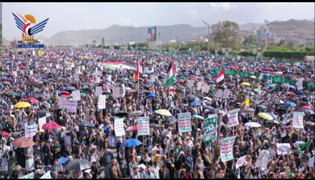 خروج واسع بالعاصمة صنعاء في مسيرة “نصرة لغزة .. مسيراتنا مستمرة وعملياتنا متصاعدة”