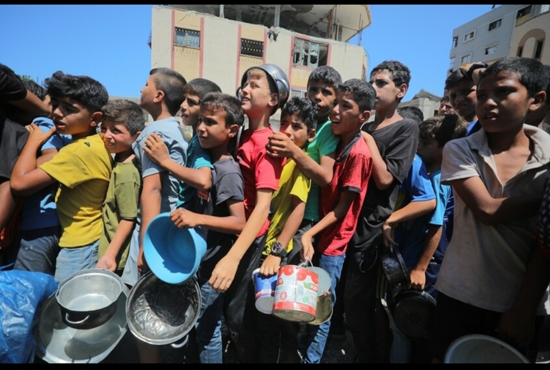 مجزرة المساعدات في غزة : 21 شهيدآ واتهامات لمؤسسة أمريكية بالتواطؤ مع الاحتلال الإسرائيلي