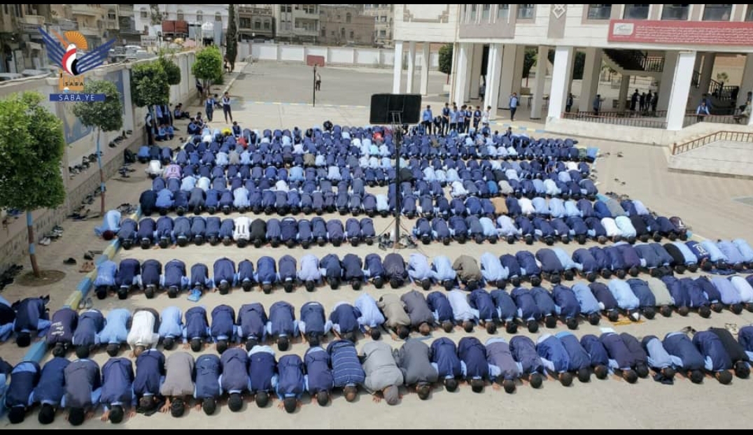 اليمنيون يؤدون صلاة الاستسقاء في العاصمة صنعاء والمحافظات