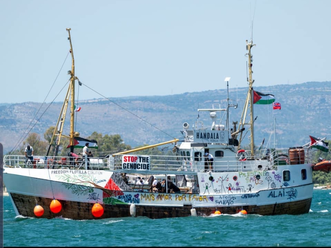 حركة المجاهدين الفلسطينية تدين اعتداء الاحتلال على سفينة “حنظلة” في المياه الدولية