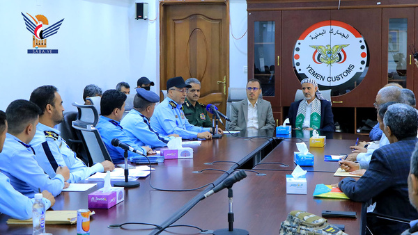 إعفاء مالكي السيارات المتعثرة في حجوزات المرور والجمارك من الرسوم