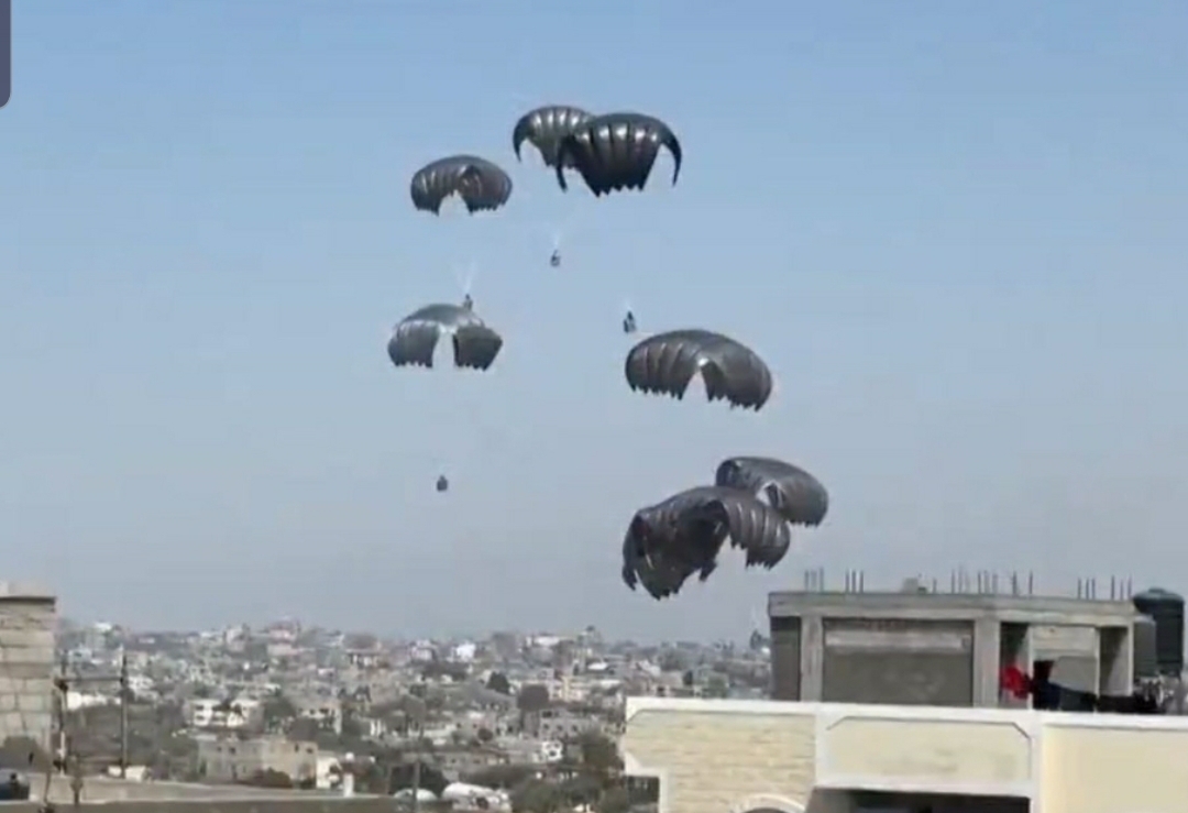 الأمم المتحدة تحذر : الإنزال الجوي للمساعدات في غزة يقتل المدنيين ولا يلبي احتياجاتهم