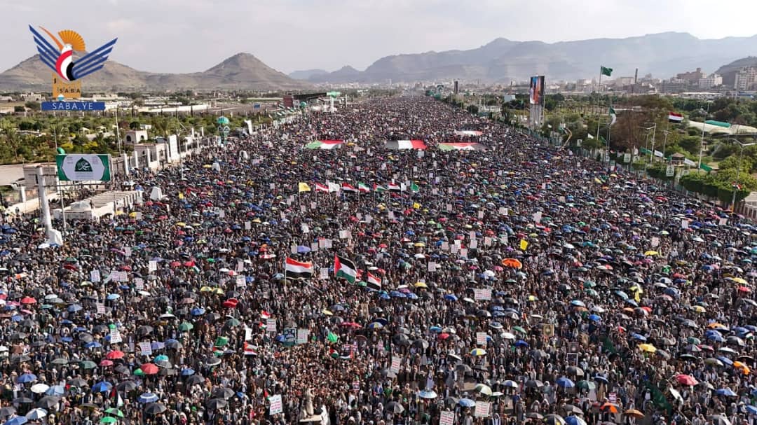 خروج مليوني بالعاصمة صنعاء وفاء للشهداء وتأكيدا على الاستمرار في إسناد غزة مهما كانت التضحيات