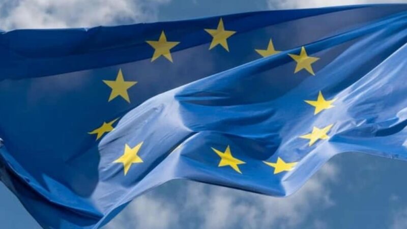 الاتحاد الأوروبي : يحب أن يبقى معبر الكرامة مفتوحاً حتى لا يقوض جهود المساعدات لغزة