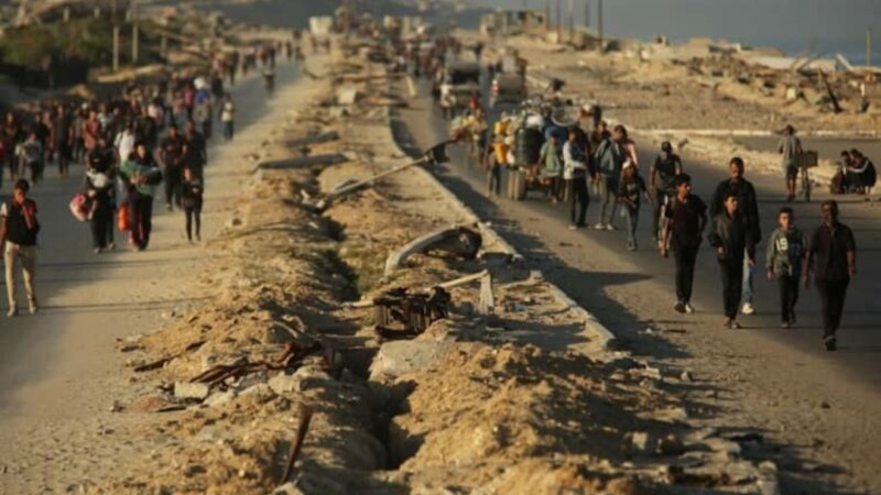 مئات آلاف يواصلون العودة في اليوم الثالث لوقف الحرب على غزة