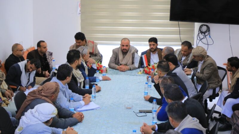 الهادي يجتمع مع مصنعي الإسفنج والرخام والجرانيت ويؤكد حرص الغرفة التجارية على النهوض بصناعاتهم الوطنية وتذليل المعوقات أمامها