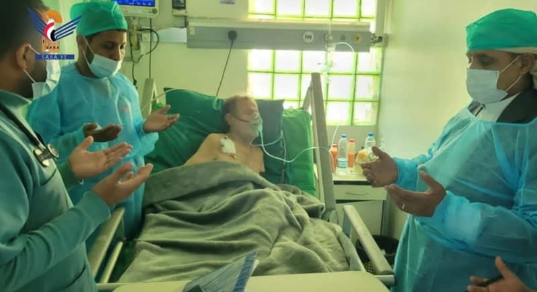 السامعي يطمئن على صحة الكاتب الصحفي محمد عبدالعزيز