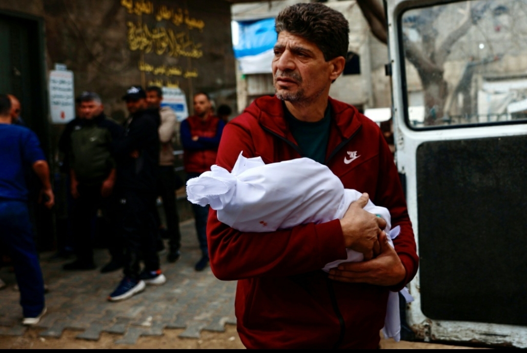 غزة في يوم دامٍ : مجمع الشفاء يستقبل جثامين وأشلاء أفرج عنها الاحتلال .. و24 شهيداً بنيران العدو خلال يوم واحد