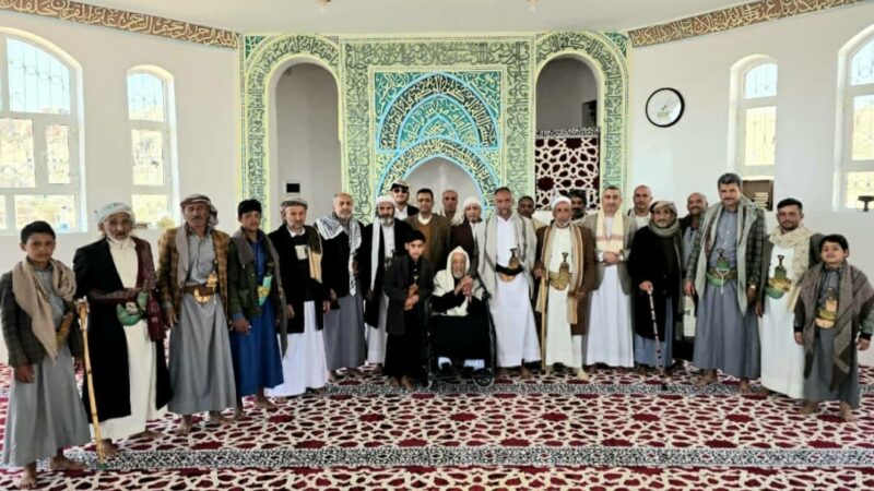 ​افتتاح مسجد “قرية القمة” بمديرية ثلاء : منارة إيمانية جديدة بجهود خيرية