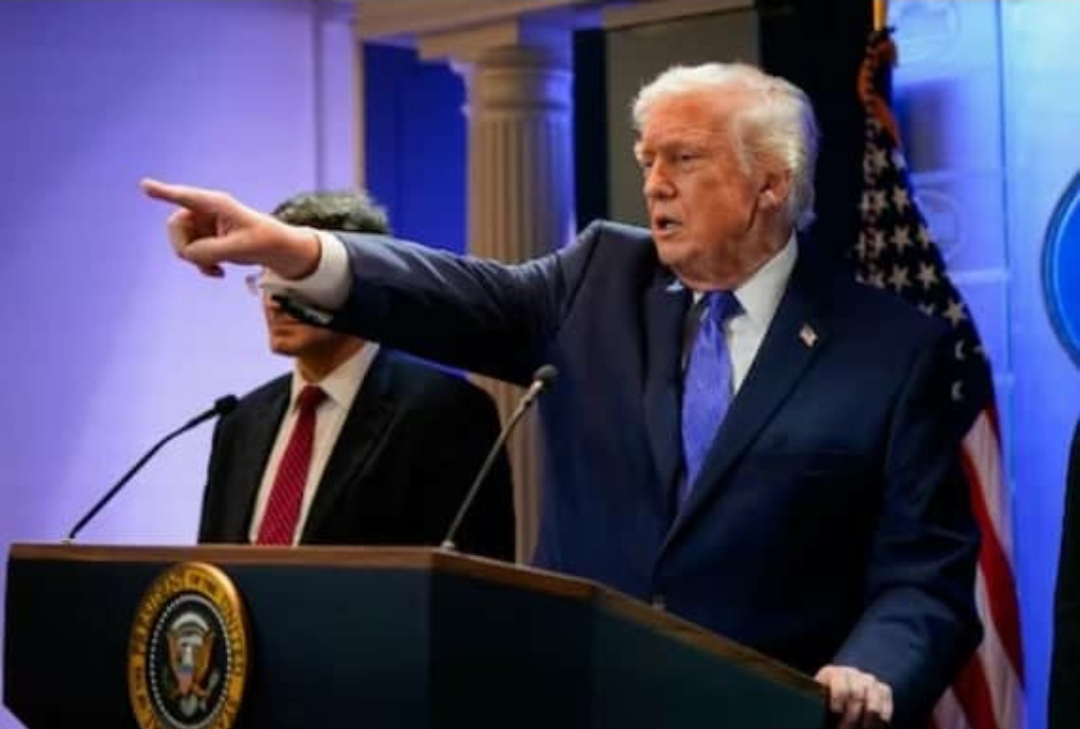 ترامب يتحدى المحكمة العليا الأمريكية : سأوقع أمراً بفرض رسوم جمركية عالمية تبلغ 10%